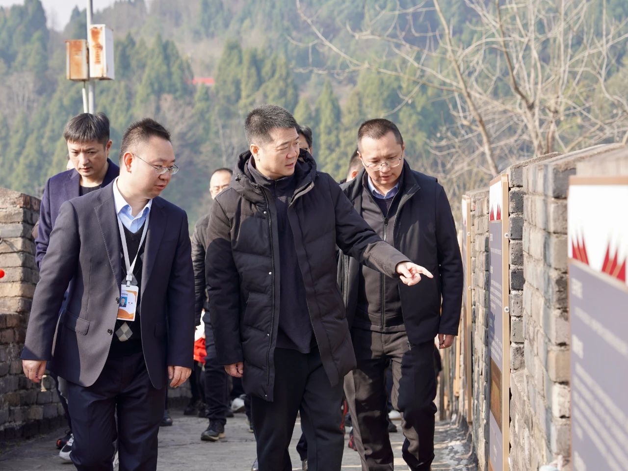 省尊龙凯时集团党委书记、董事长游勇检查督导春节安全生产工作并看望慰问坚守岗位的一线干部员工