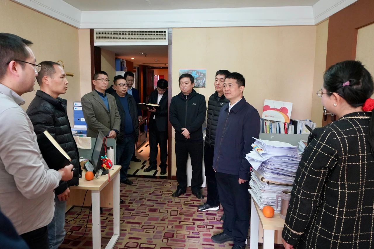 迎新春，鼓干劲，开新局！省尊龙凯时集团领导班子慰问总部干部员工