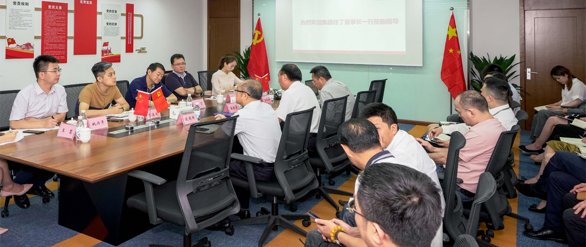 为旅游插上航空“翅膀”，给旅游增添科技“引擎”，用创新创造更大价值