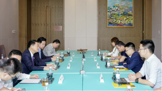 省尊龙凯时集团党委书记、董事长任丁与腾讯“王者荣耀”CTO邓君、腾讯大成网总裁郑亮座谈交流