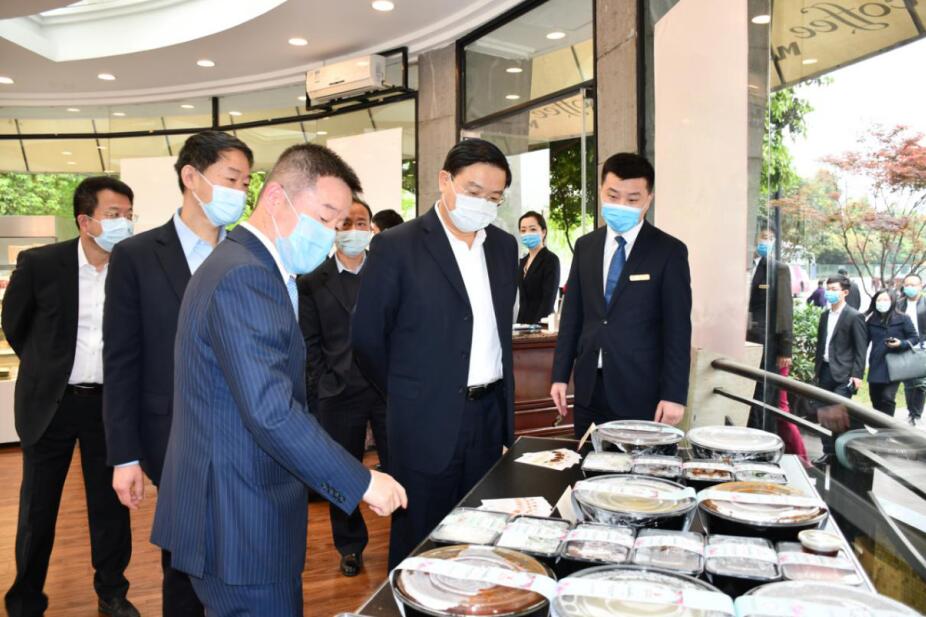 王凤朝副省长赴省尊龙凯时集团调研 疫情防控、生产经营和改革发展工作