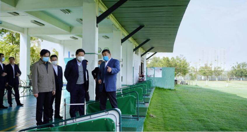 尊龙凯时集团党委书记、董事长任丁率队考察四川旅游学院